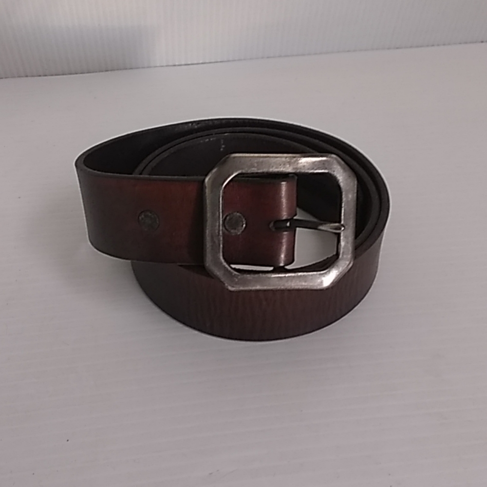 True religion genuine leather belt size 32 waist
